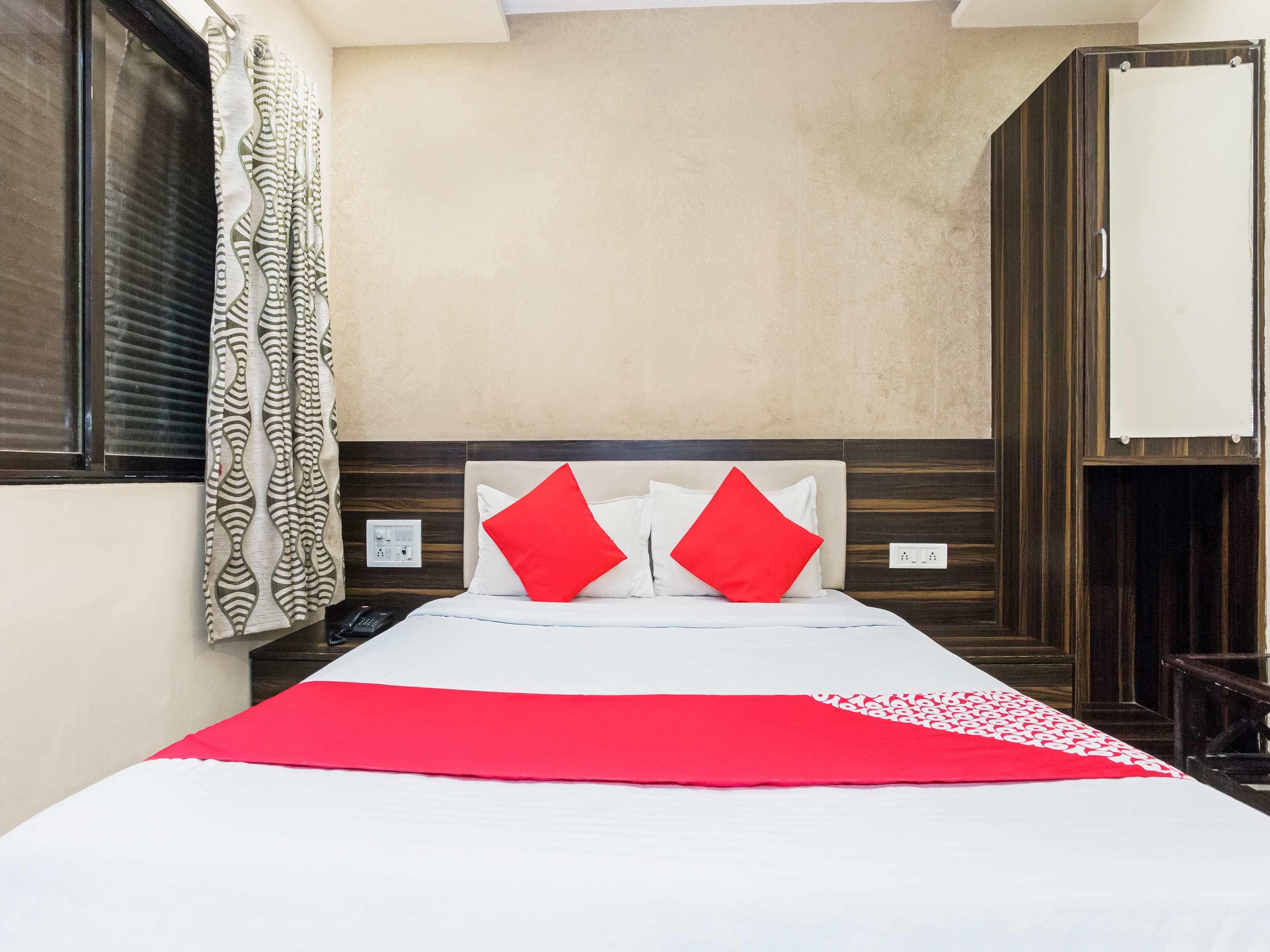 Hotel Adore Palace Мумбаи Экстерьер фото