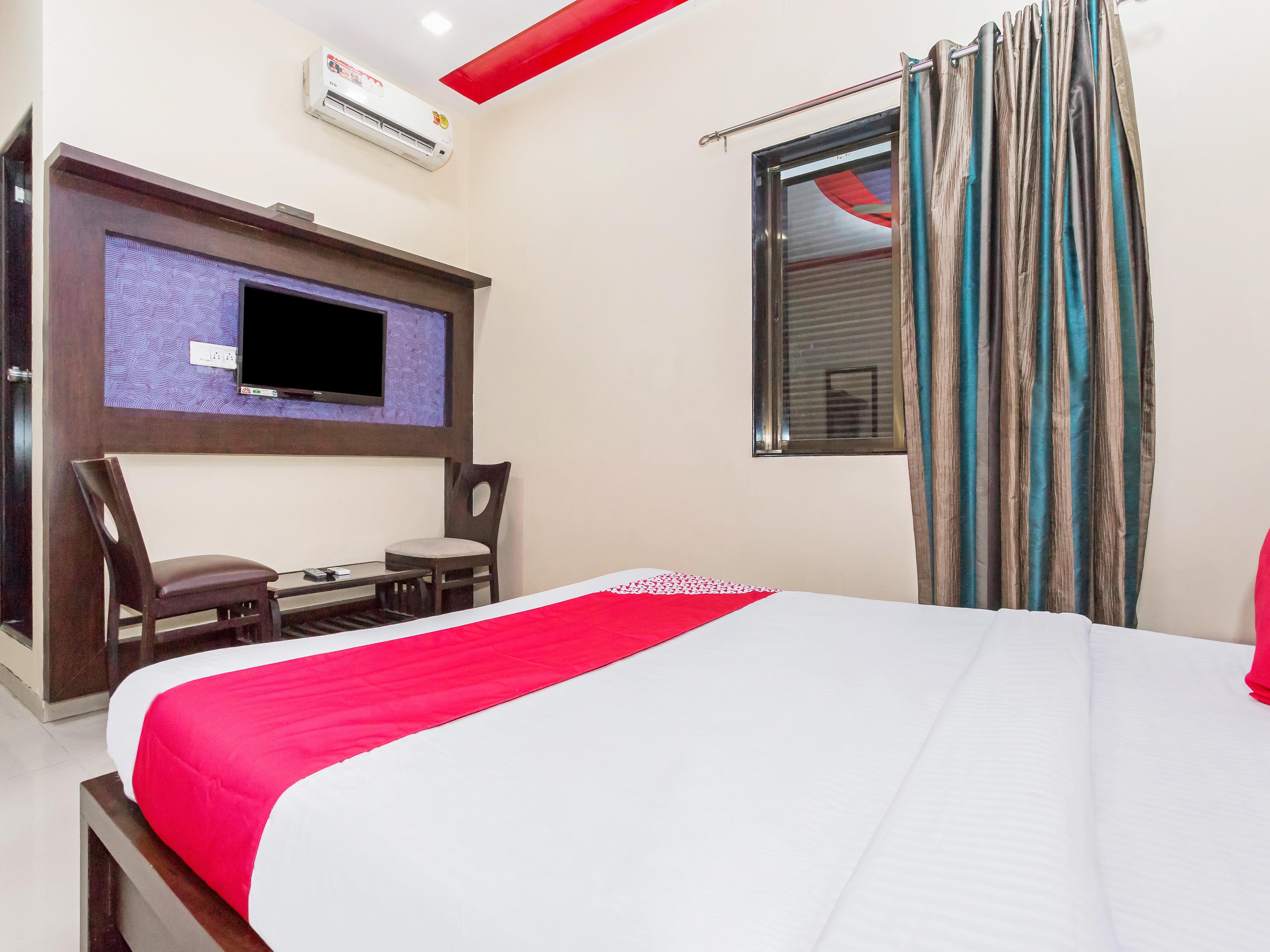 Hotel Adore Palace Мумбаи Экстерьер фото
