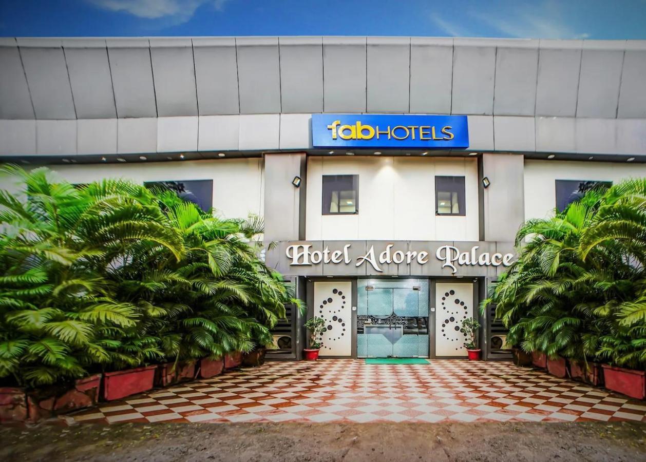 Hotel Adore Palace Мумбаи Экстерьер фото